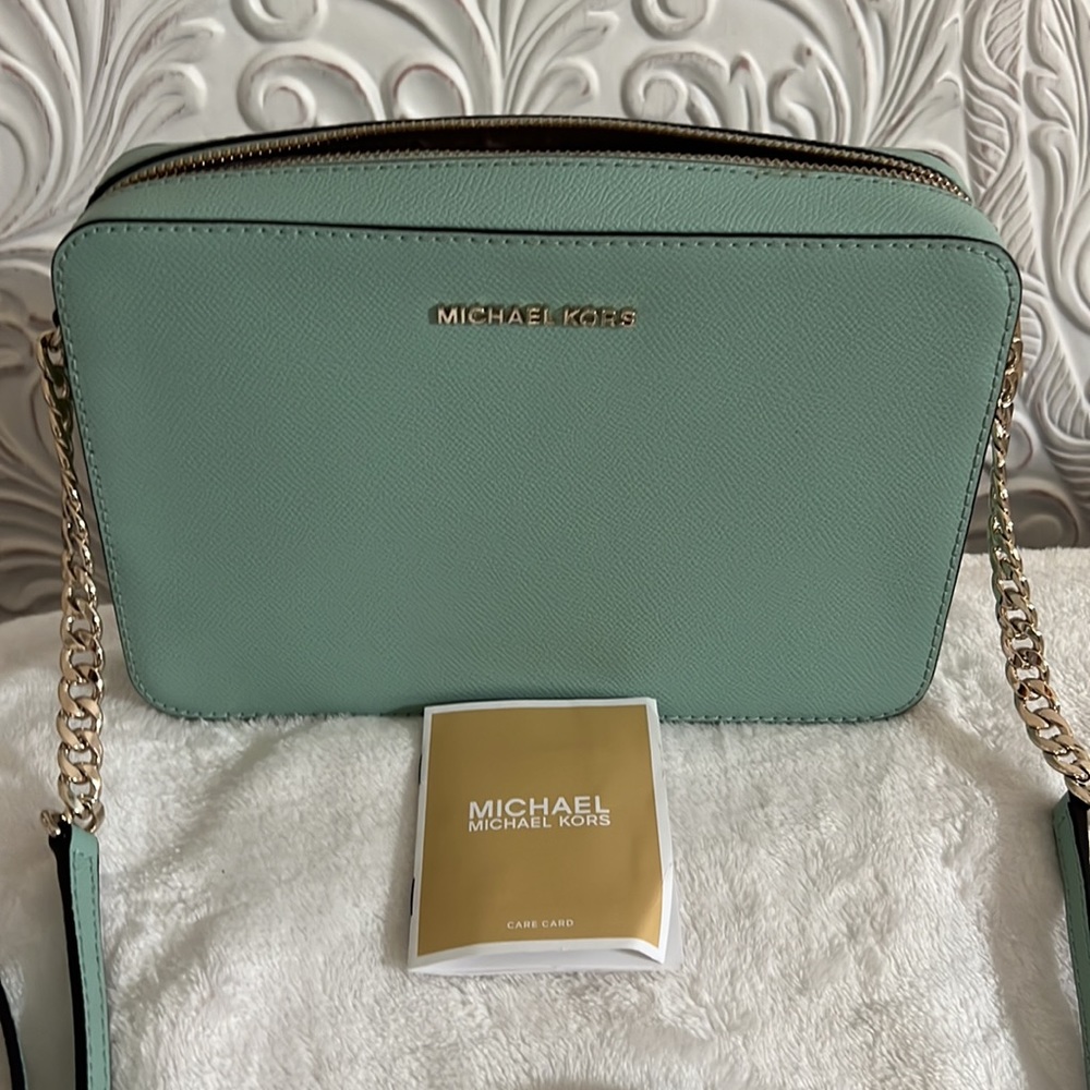 Beautiful Michael Kors Crossbody Bag - Picture 6 of 8